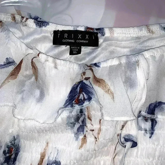 TRIXXI, casual floral white dress size XL, PUFFED SLEEVES. - Picture 5 of 6